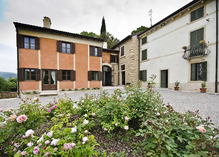 Relais Ambrosetti בית חווה ורונה