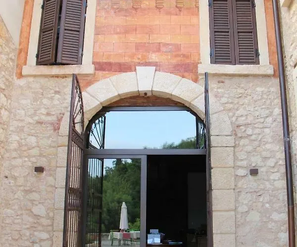 בית חווה Relais Ambrosetti